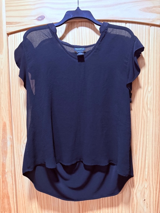 Soho Apparel Tops - Soho sheer neck line ruffle cap shoulder top